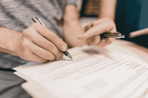 Consenso informato e sperimentazione clinica: il nuovo webinar FAVO-AIRC della Caregiver Academy