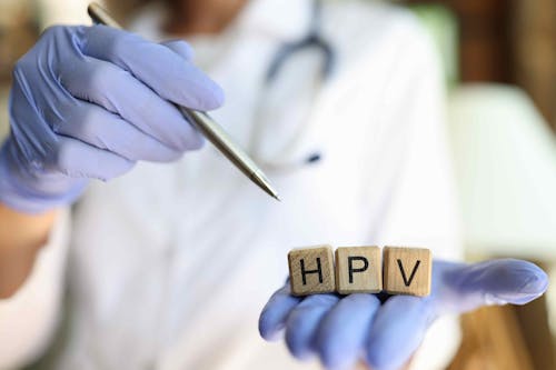 HPV test fai da te: quanto sarebbe efficace un kit per l’autoprelievo a casa?