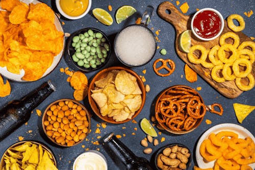 Cibi ultraprocessati e cancro: perché il consumo cresce anche in Italia