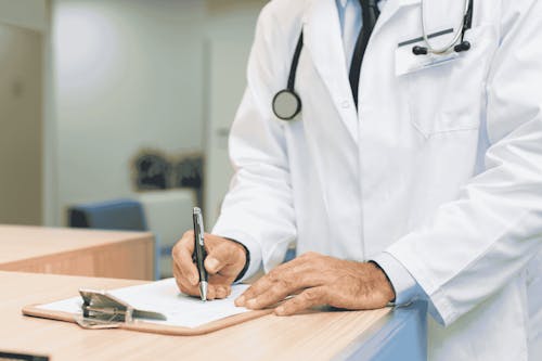 Prevenzione maschile: come stanno cambiando gli screening oncologici